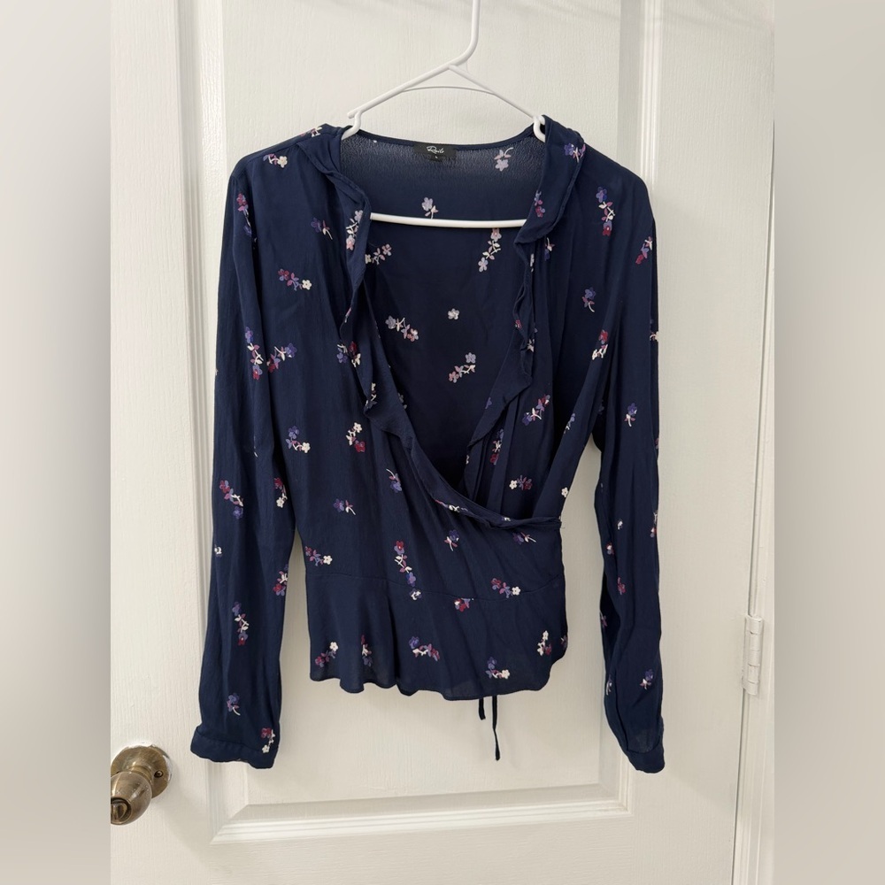 Rails Simone Chiffon Wrap Blouse in Navy Kyoto Floral (Size L) - Picture 4 of 6